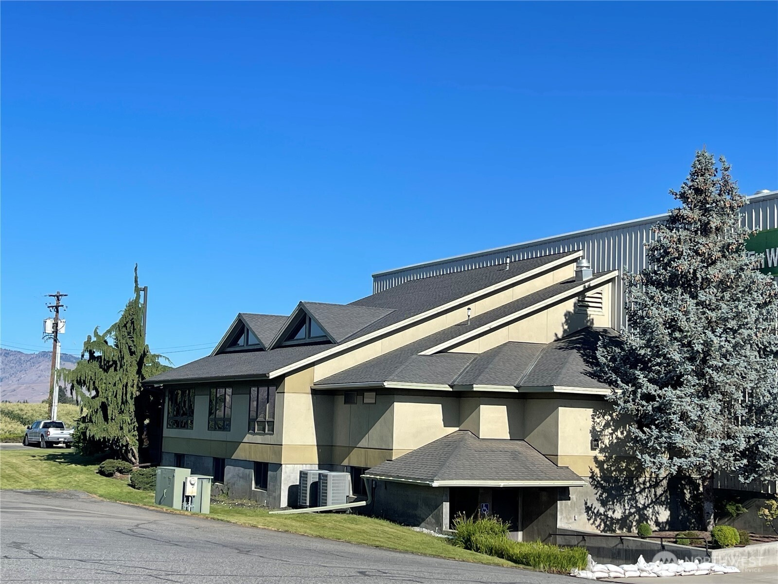 2821 Grant Road, East Wenatchee, WA 98802