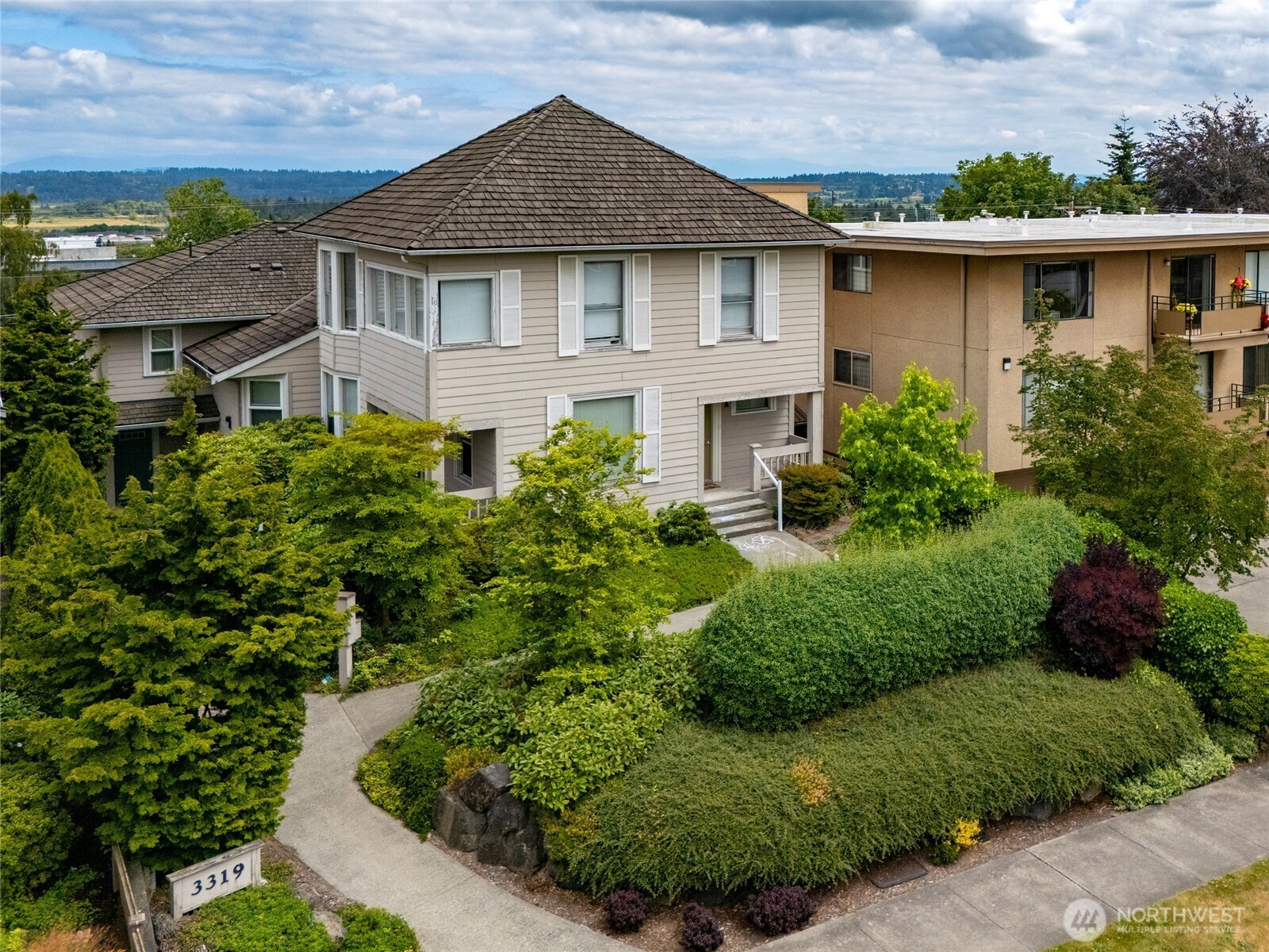 3319 Oakes Avenue, Everett, WA 98201