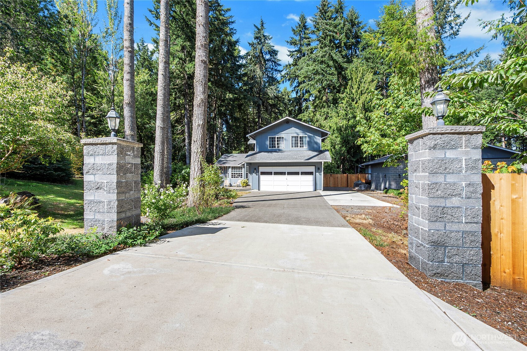 708 3rd Street W, Rainier, WA 98576