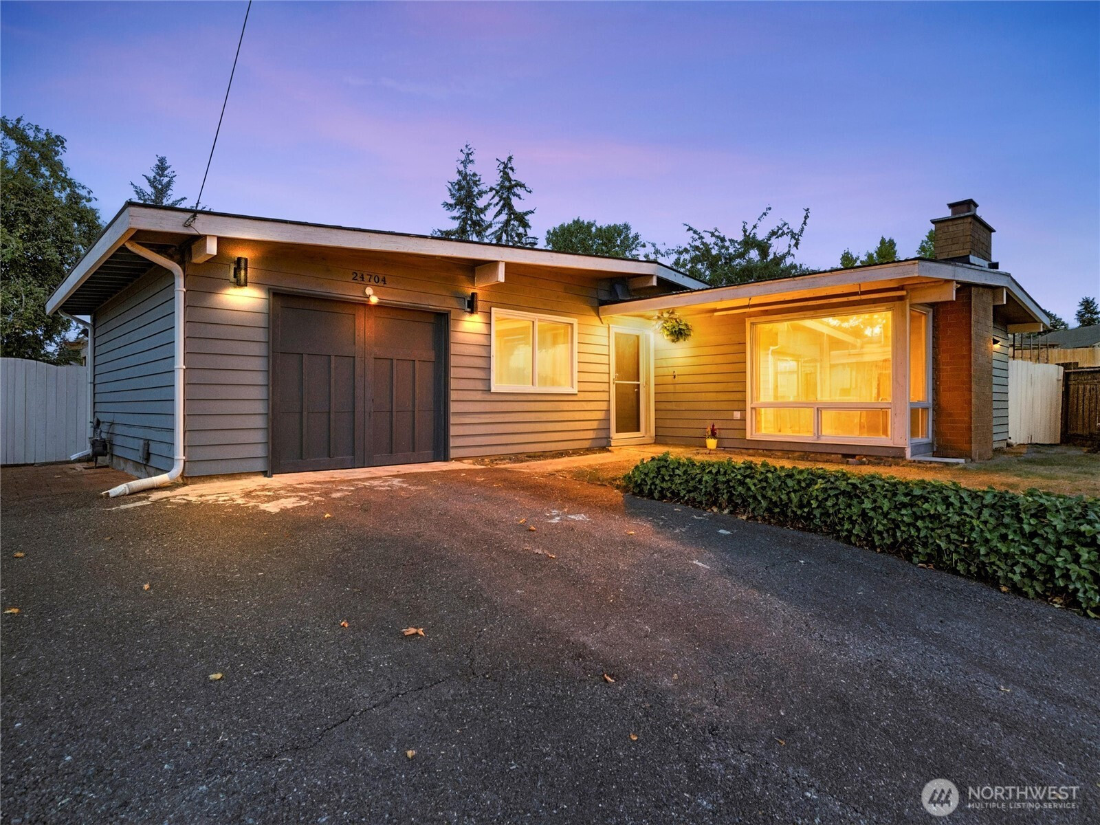 24704 21st Avenue S, Des Moines, WA 98198