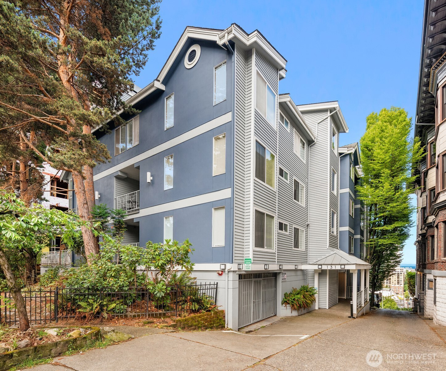 131 Bellevue Avenue E, Seattle, WA 98102