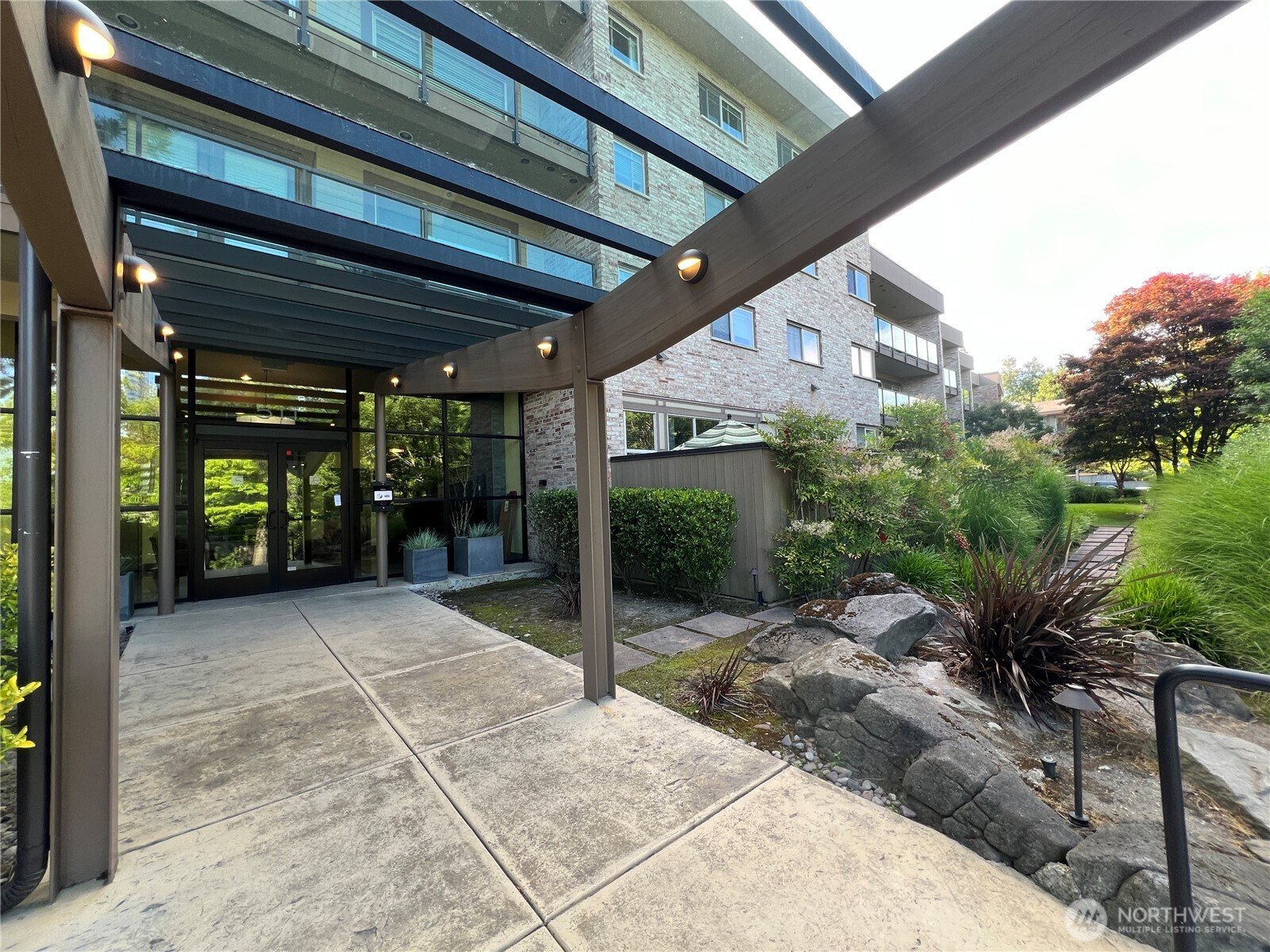 511 100th Avenue NE, Bellevue, WA 98004