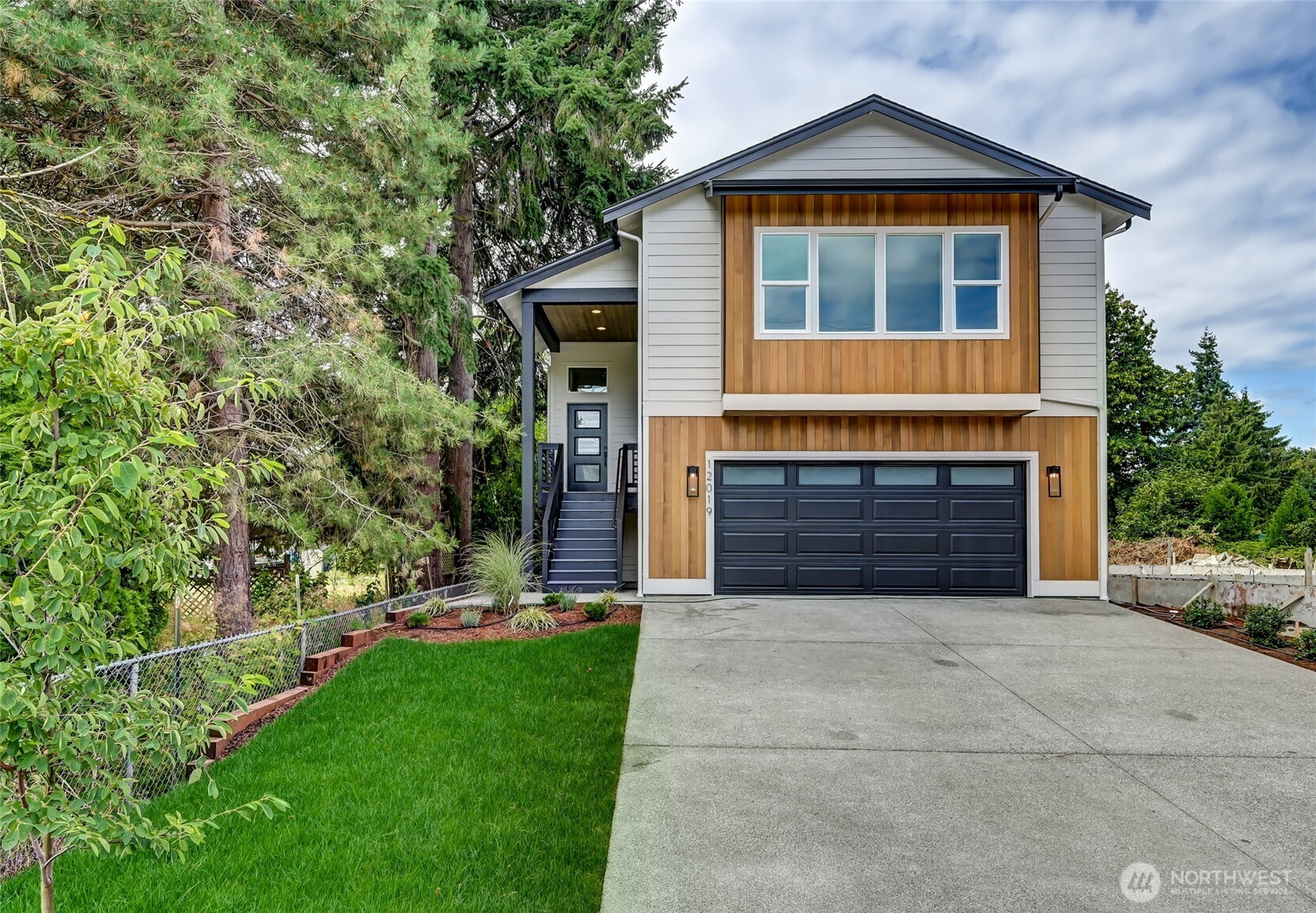 12019 44th Avenue S, Tukwila, WA 98168