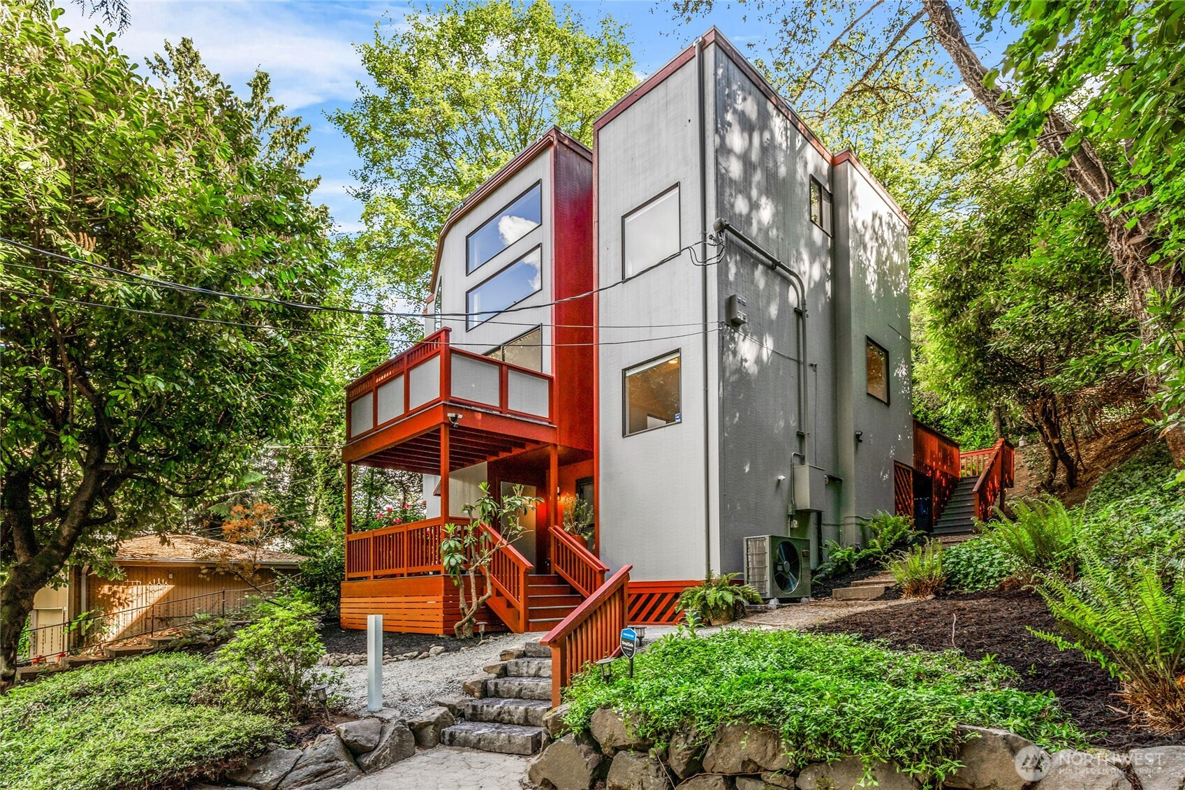 3527 E Spruce Street, Seattle, WA 98122