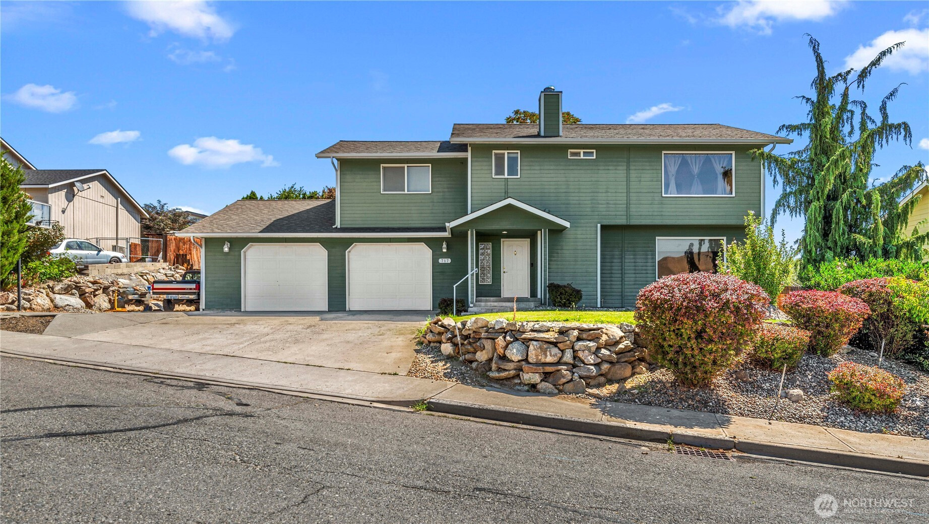 717 S Lexington Place, East Wenatchee, WA 98802