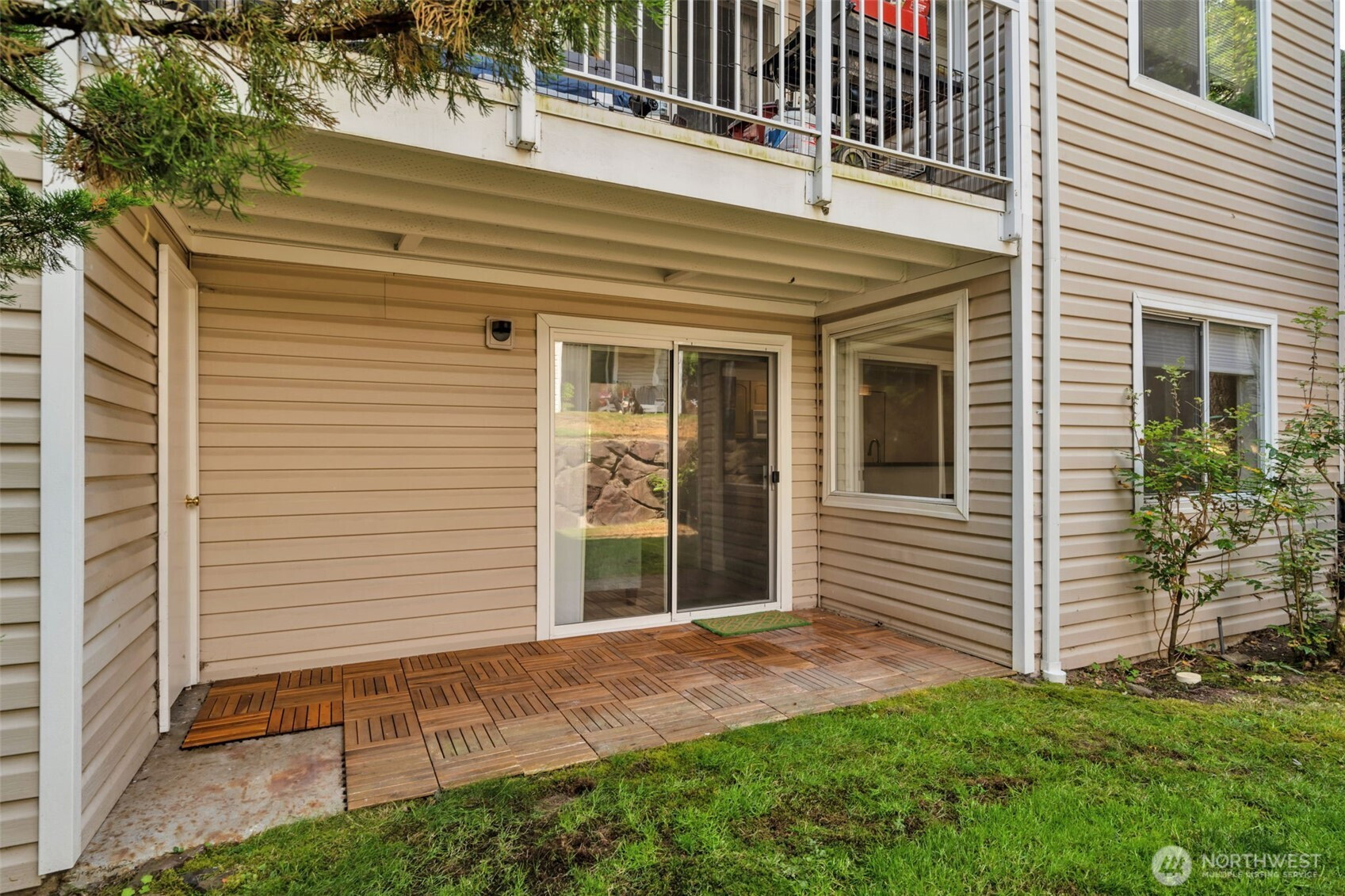 19230 Forest Park Drive NE, Lake Forest Park, WA 98155