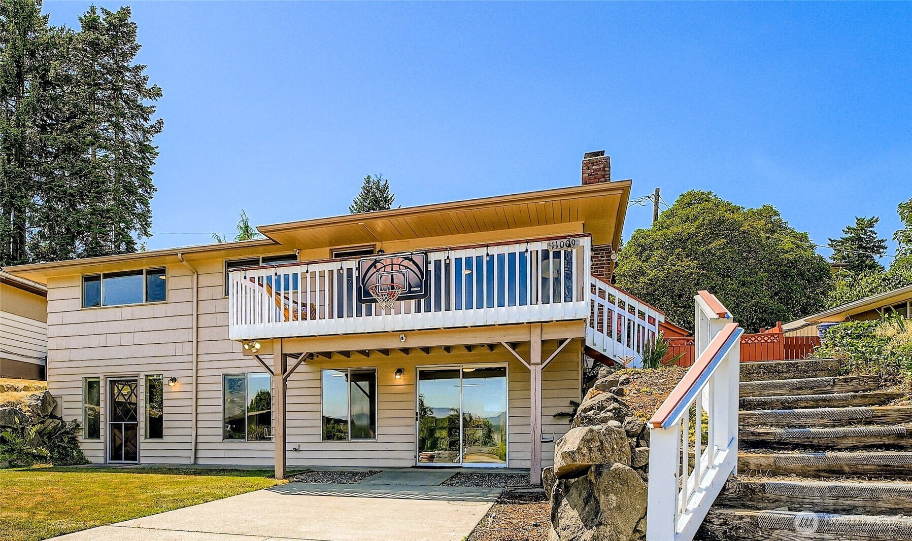 11009 Woodward Avenue S, Seattle, WA 98178