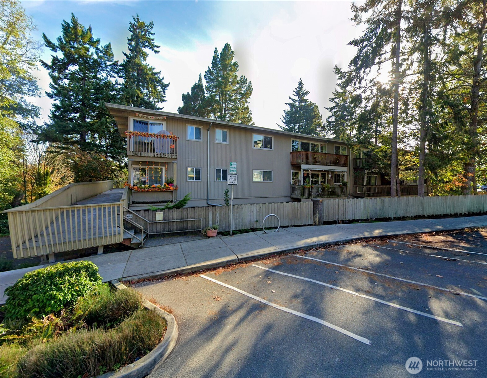 465 Winslow Way E, Bainbridge Island, WA 98110