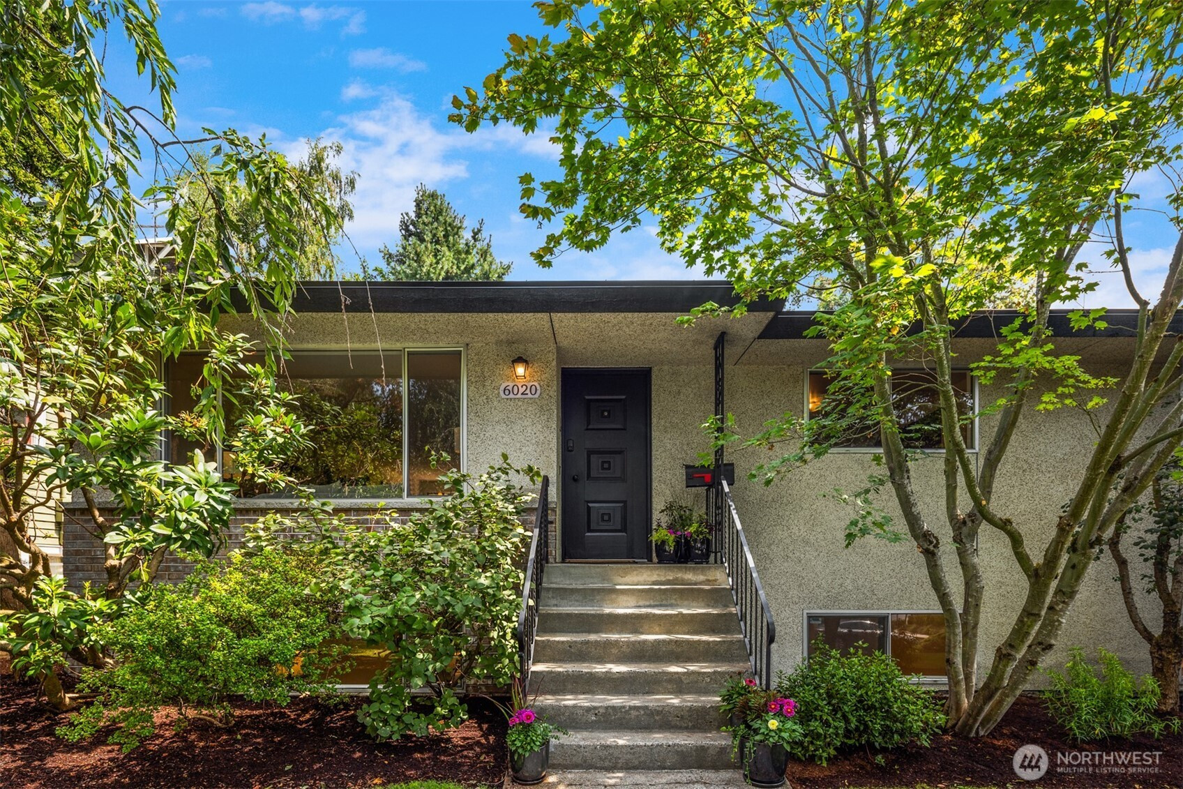 6020 27th Avenue NE, Seattle, WA 98115