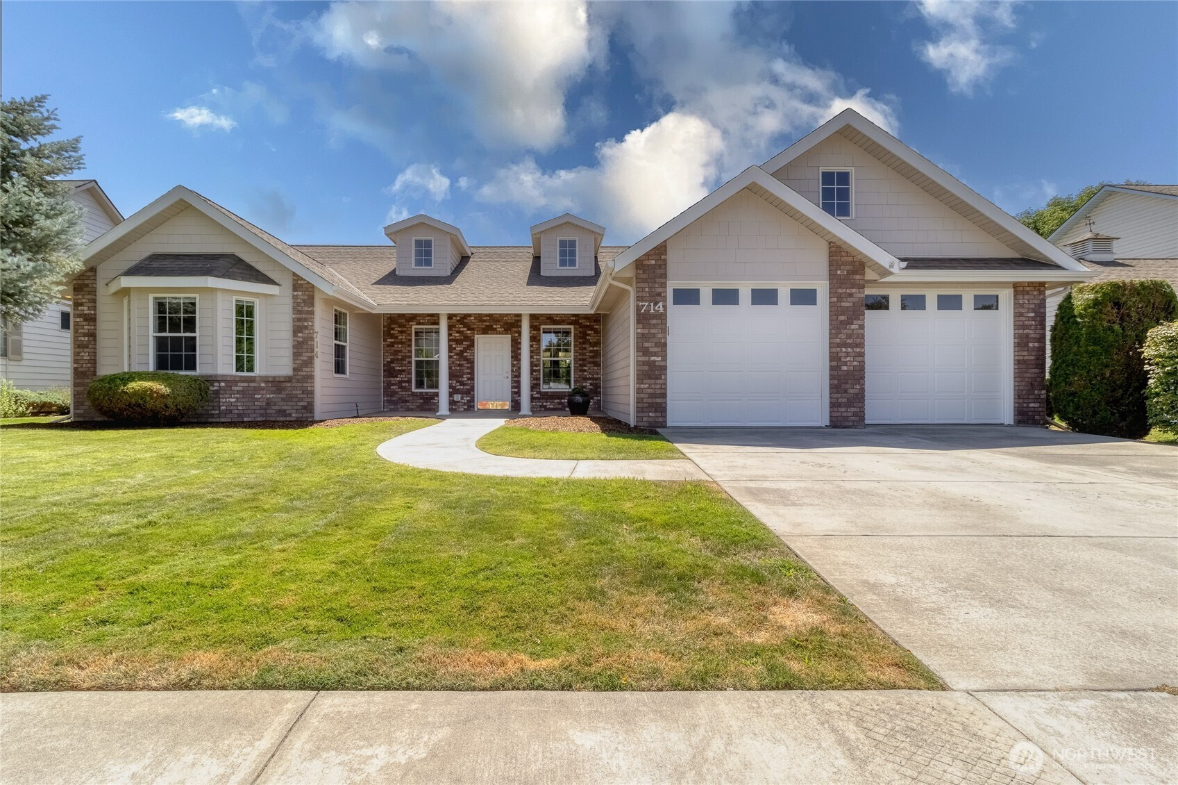 714 SE Mockingbird Drive, College Place, WA 99324