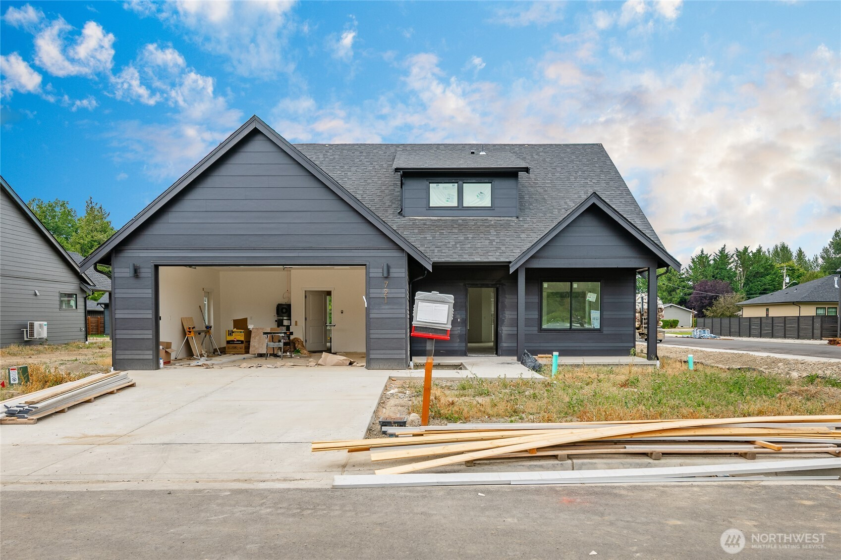 721 E 5th Street, Nooksack, WA 98276