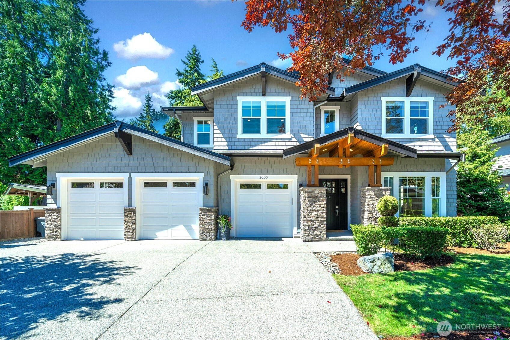 2005 105th Avenue NE, Bellevue, WA 98004