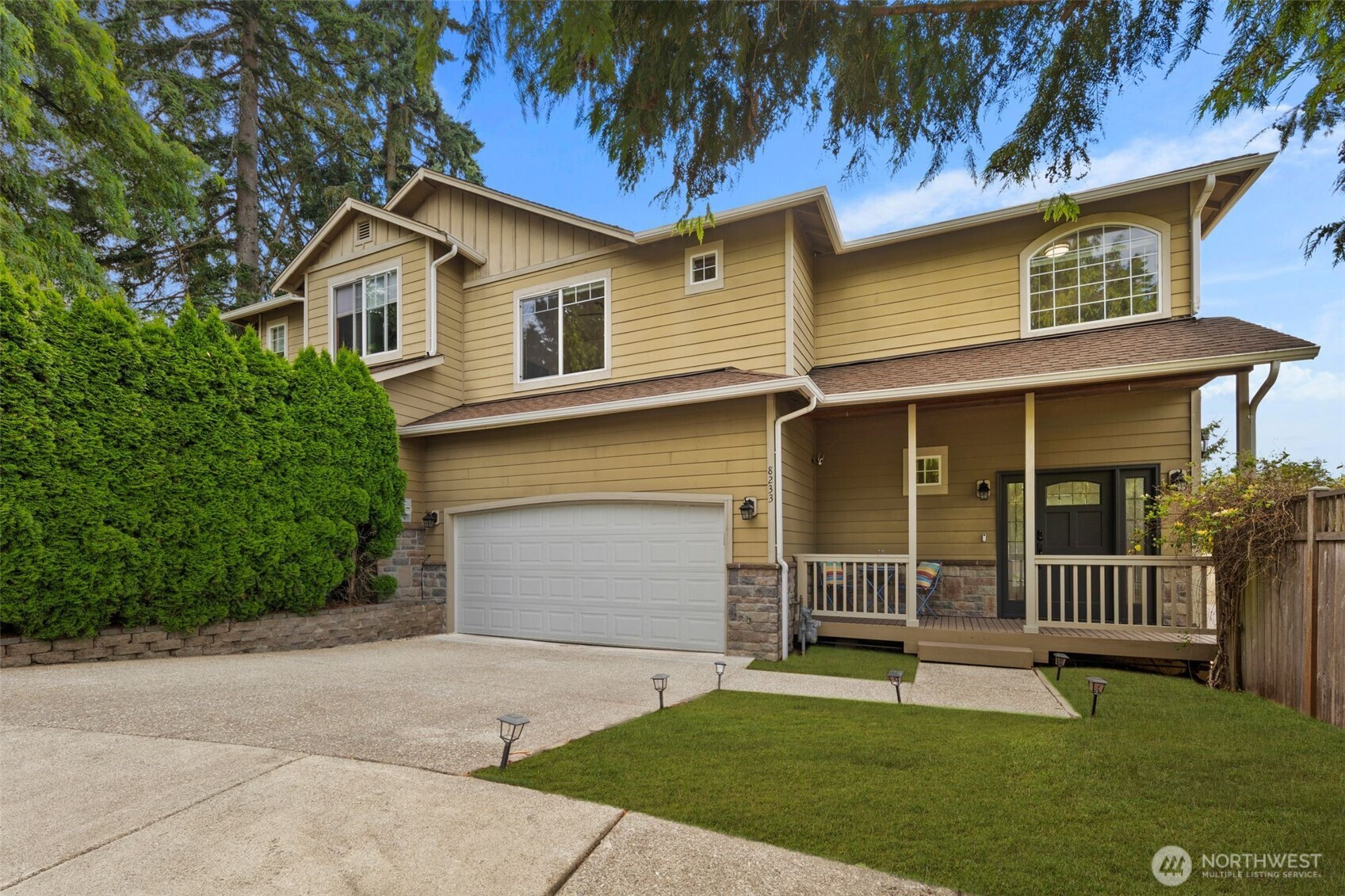 8233 NE 163rd Place, Kenmore, WA 98028