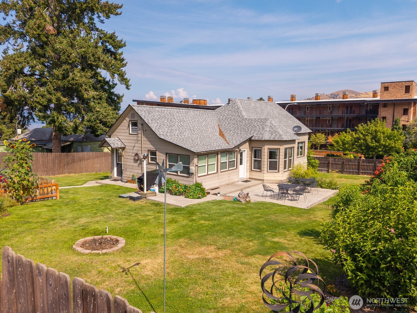 2213 W Woodin Avenue, Chelan, WA 98816