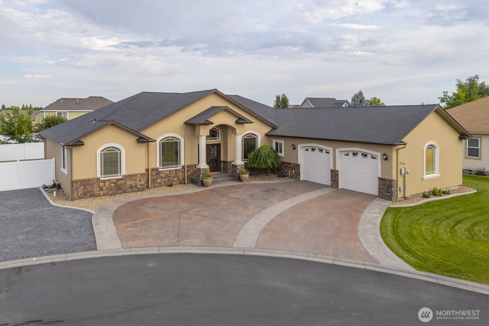409 Dream Street SE, Moses Lake, WA 98837
