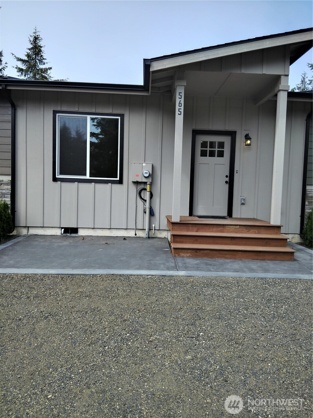 565 Sunset Avenue NE, Ocean Shores, WA 98569