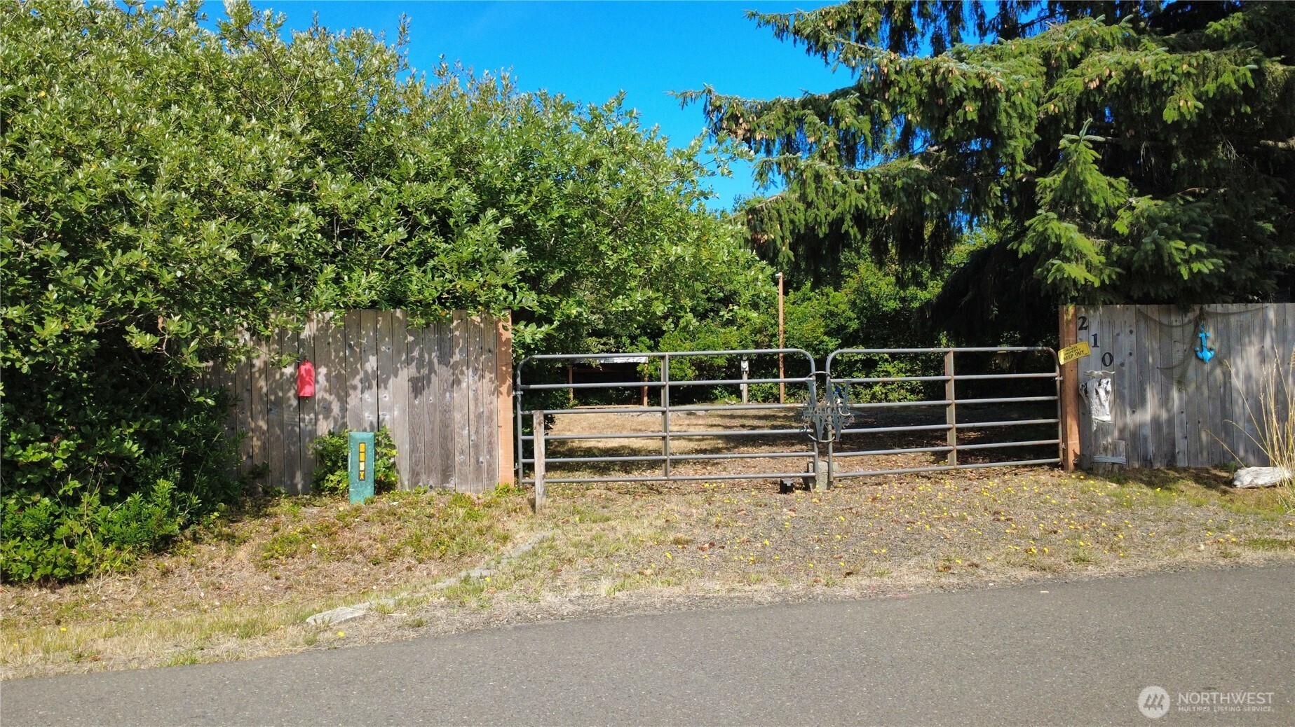 210 N Wynochee Drive SW, Ocean Shores, WA 98569
