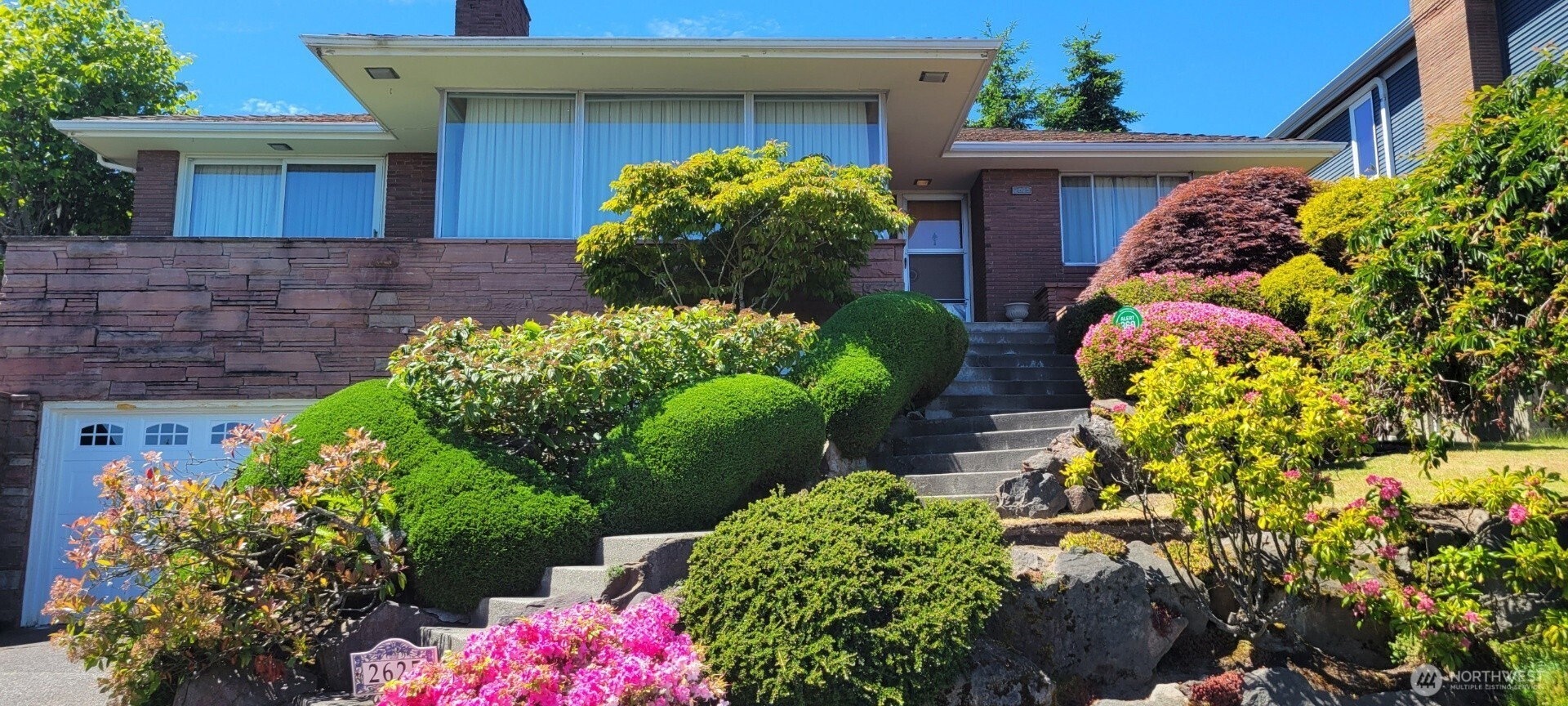 2625 38th Avenue W, Seattle, WA 98199