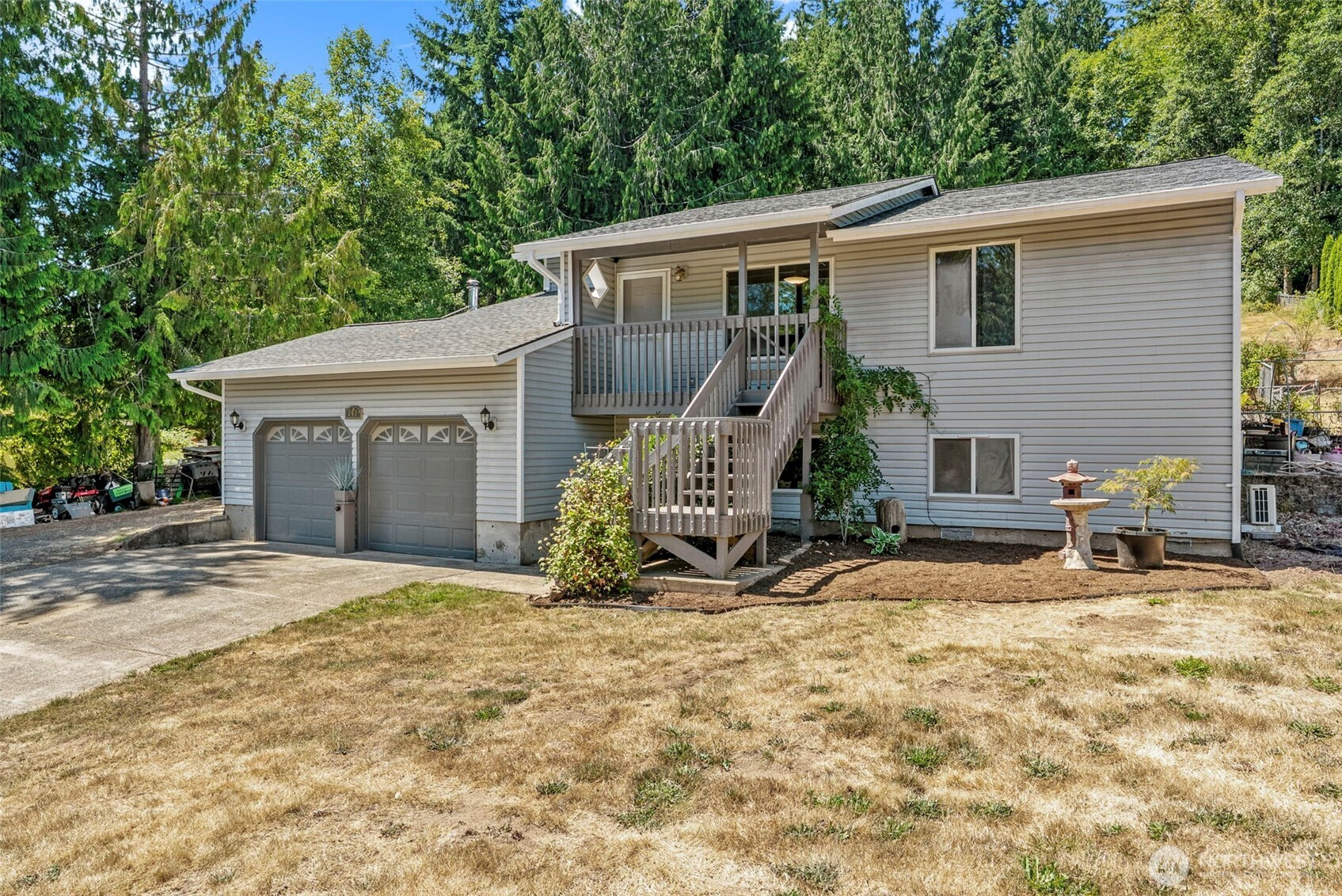 203 Home Town Drive, Kelso, WA 98626