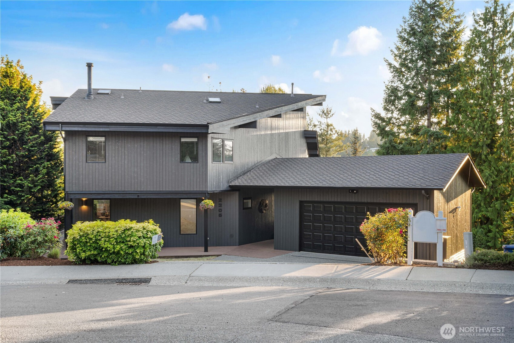 2205 135th PL SE, Bellevue, WA 98005