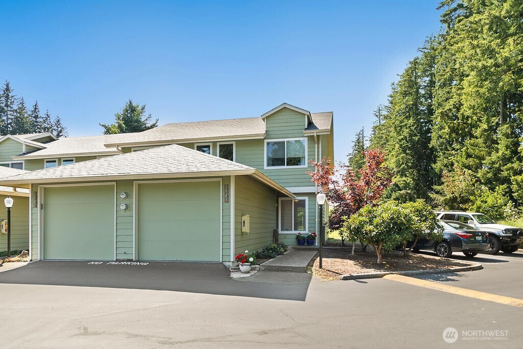 3943 NW Fairway Lane, Bremerton, WA 98312