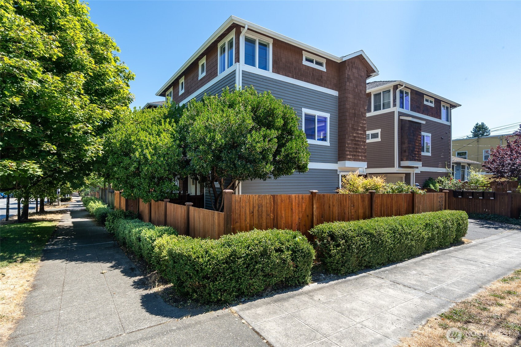 4526 Dayton Avenue N, Seattle, WA 98103