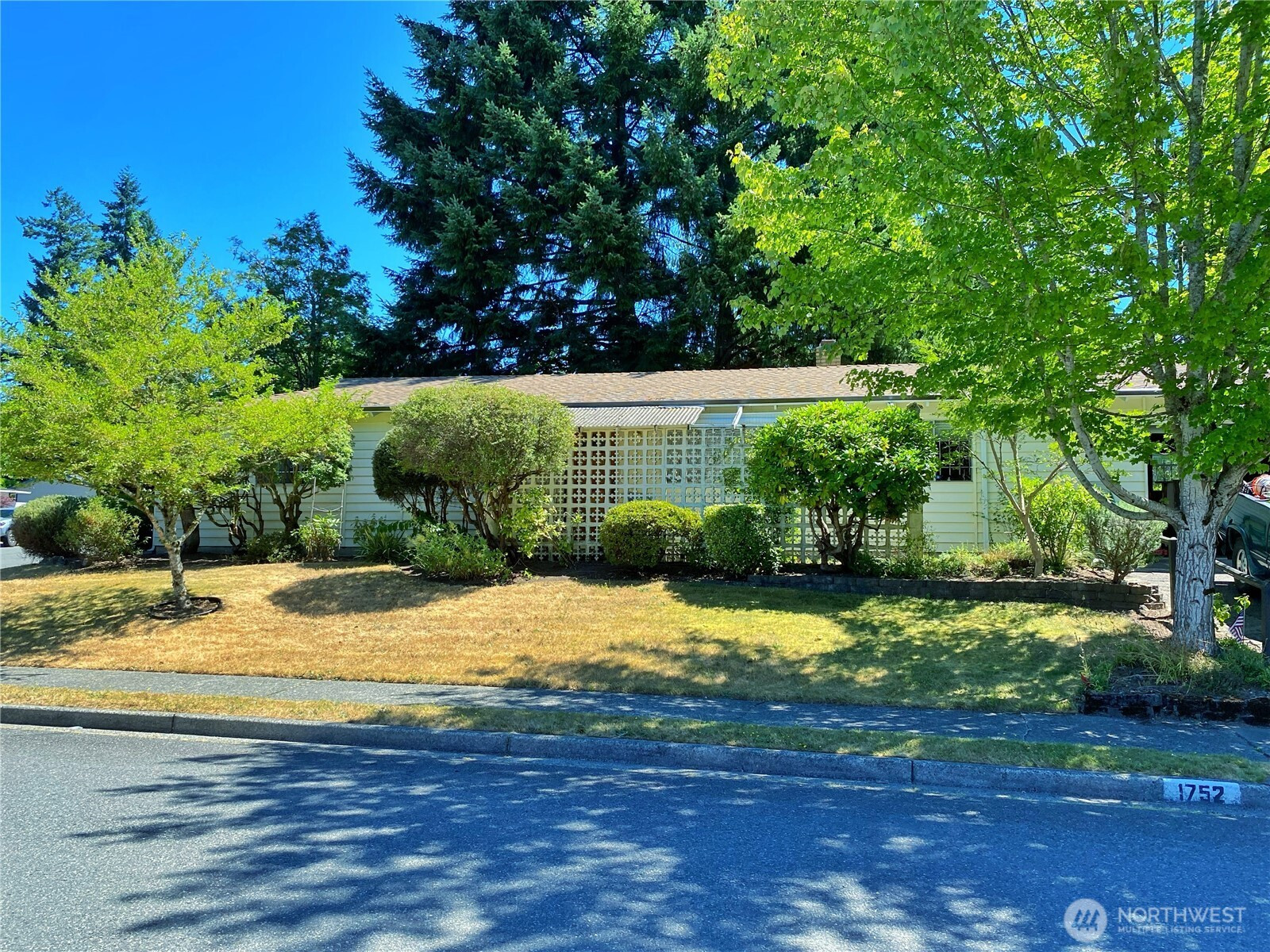 1752 162nd Avenue NE, Bellevue, WA 98008