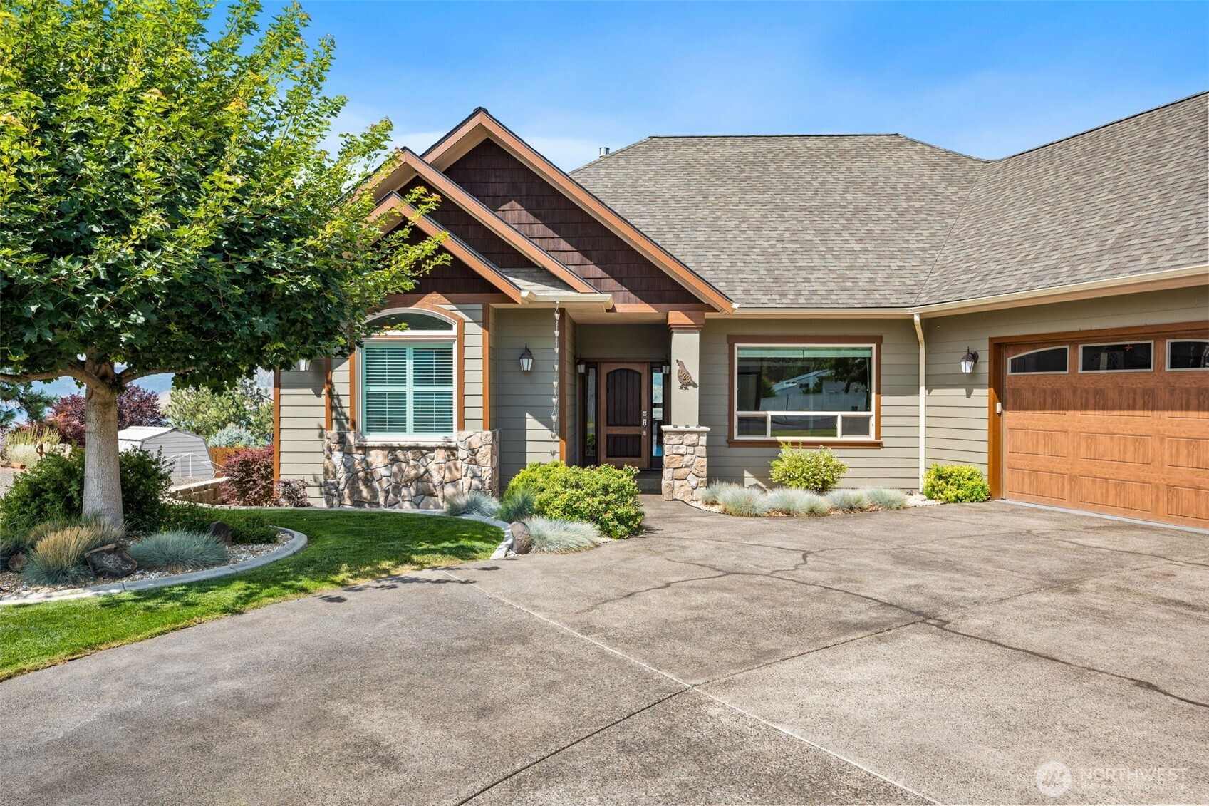123 Blossom Court, Seven Bays, WA 99122