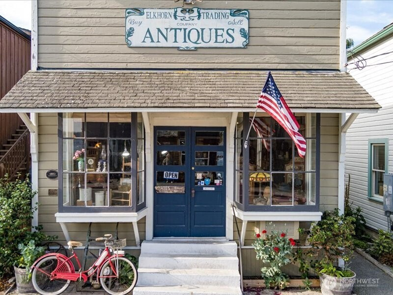 15 NW Front Street, Coupeville, WA 98239