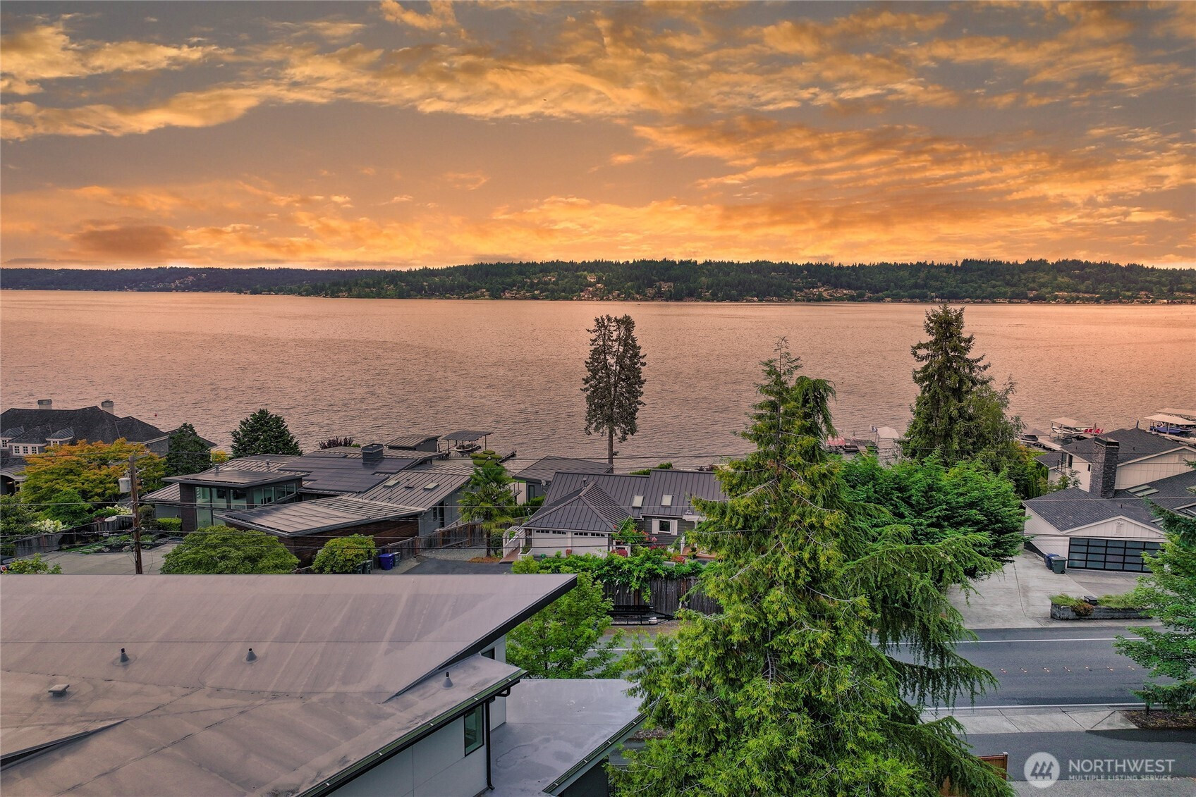 4025 W Lake Sammamish Pkwy SE, Bellevue, WA 98008