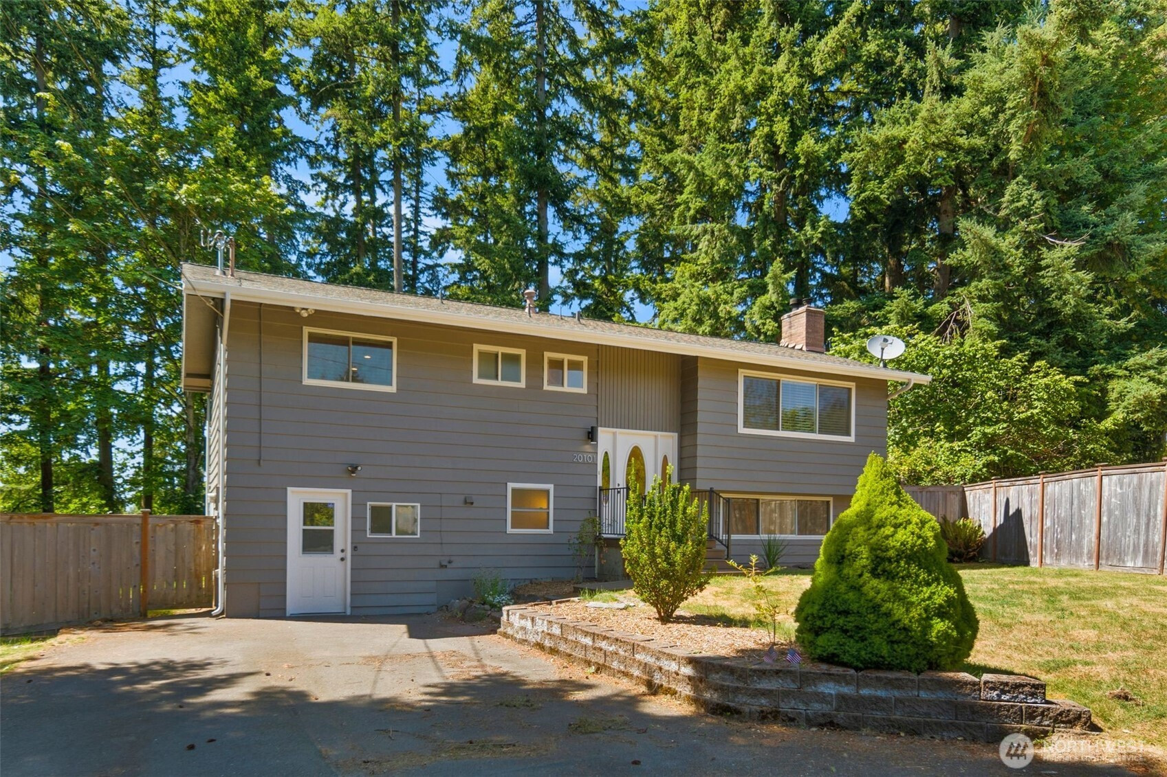 20101 95th Place NE, Bothell, WA 98011