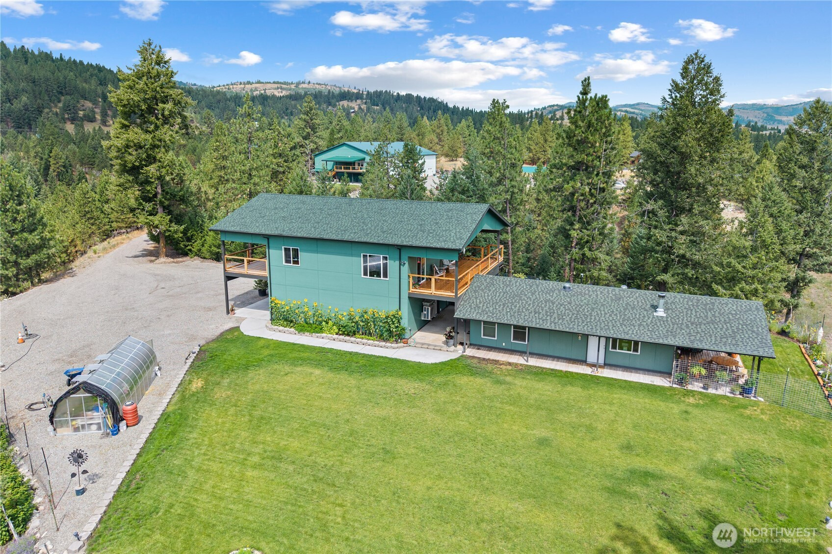 17 Miyoko Point Road, Republic, WA 99166