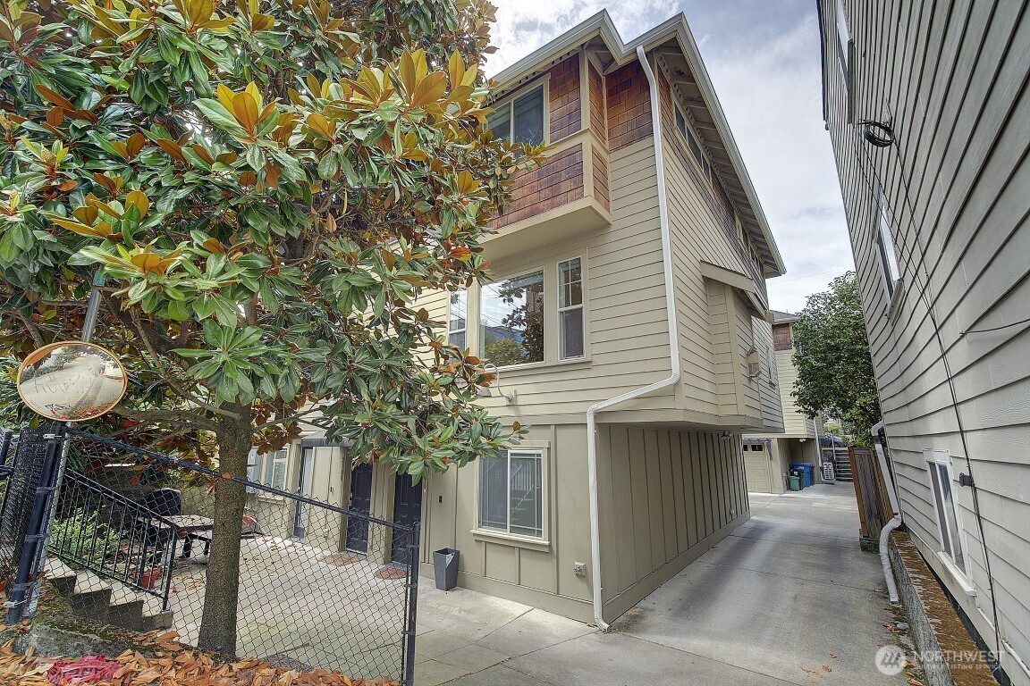 2106 E Terrace Street, Seattle, WA 98122