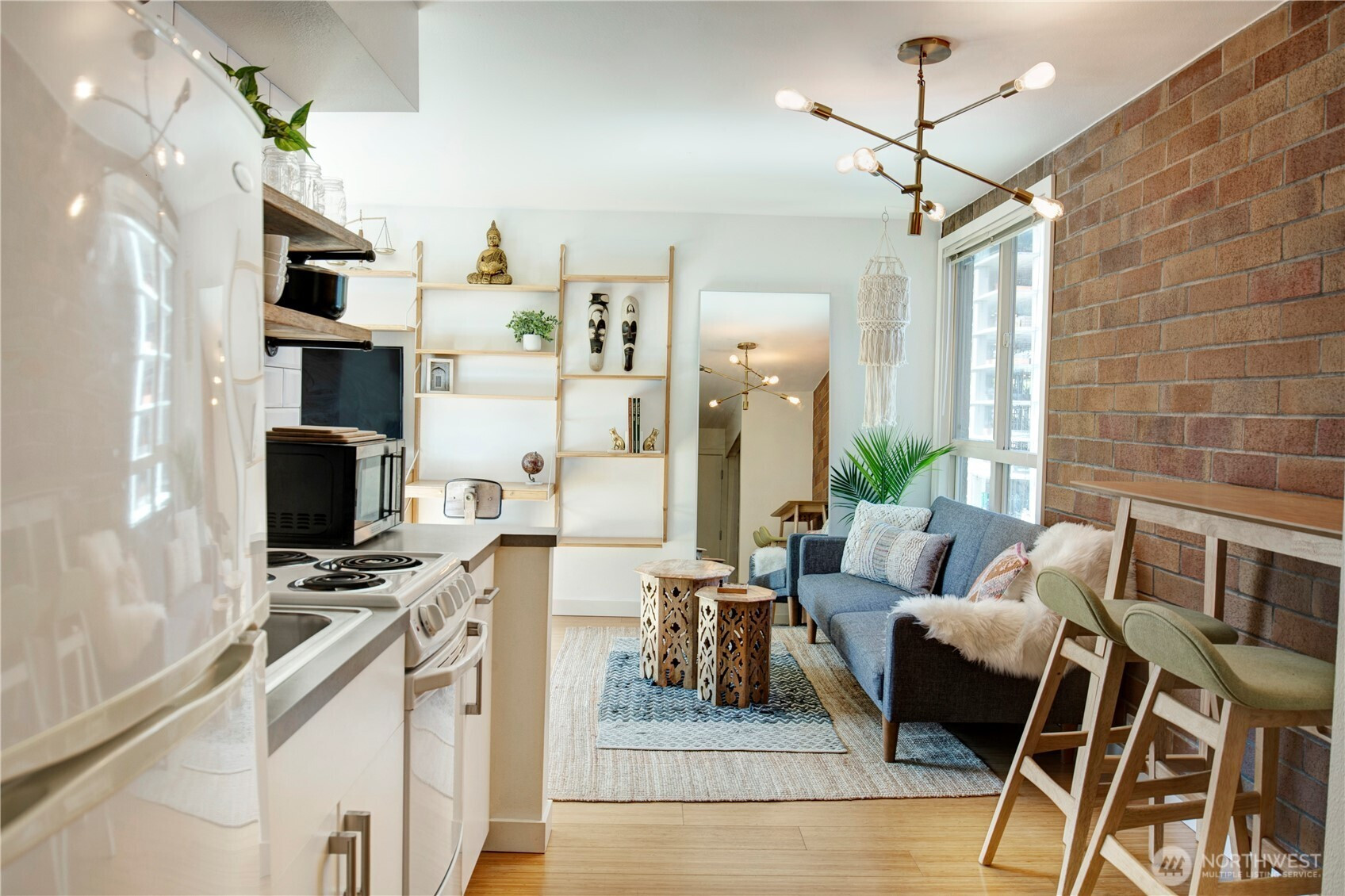 905 Cherry Avenue, Seattle, WA 98104
