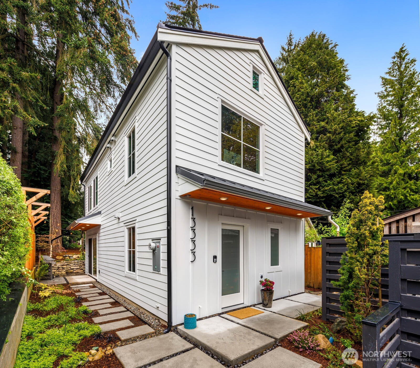 13333 25th Avenue NE, Seattle, WA 98125