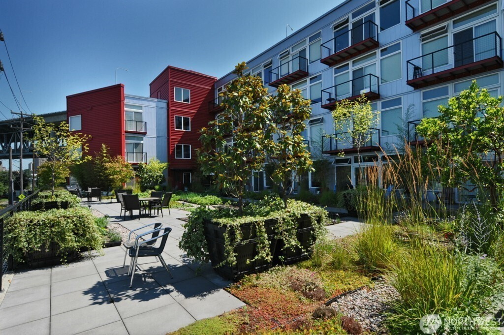 2960 Eastlake Avenue E, Seattle, WA 98102