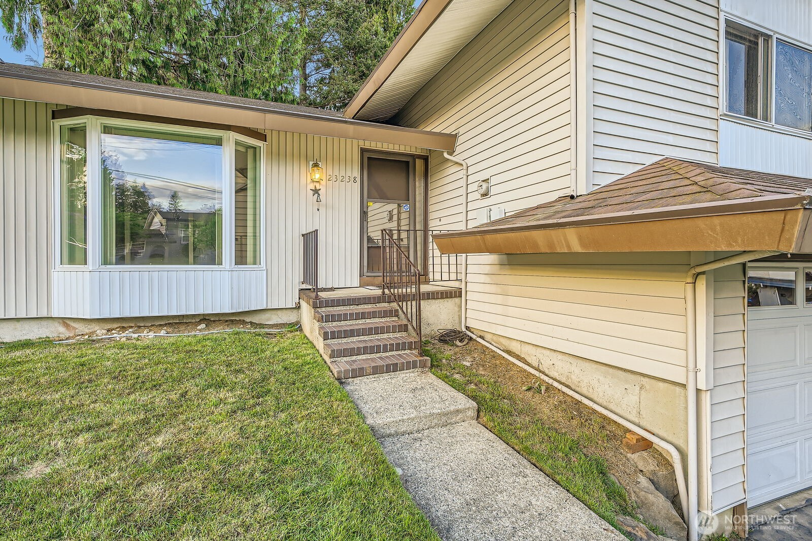 23238 21st Avenue S, Des Moines, WA 98198