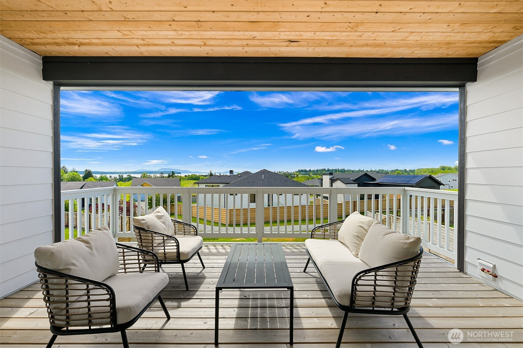 5411 Lonicera Dr, Blaine, WA 98230