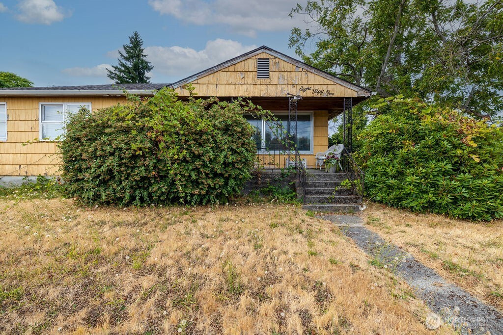851 S 56th Street, Tacoma, WA 98408