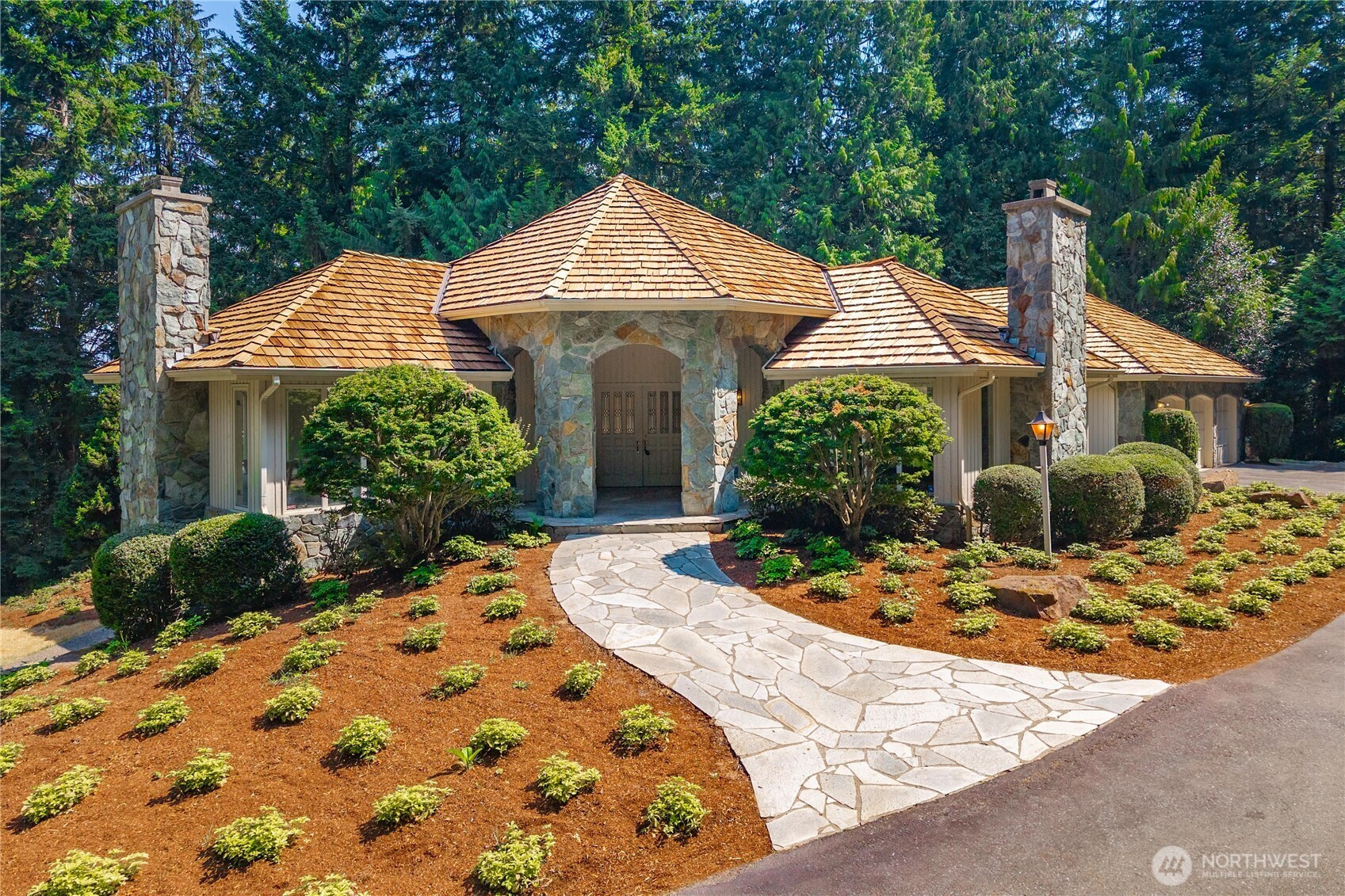 18601 SE 64th Way, Issaquah, WA 98027
