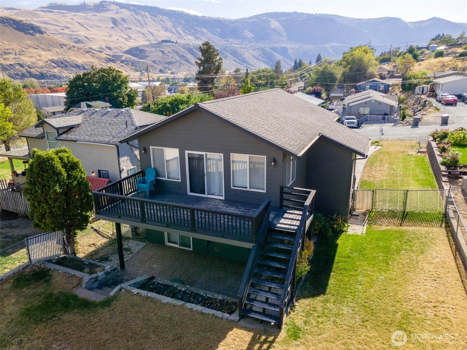 260 Chestnut Street, Chelan Falls, WA 98817