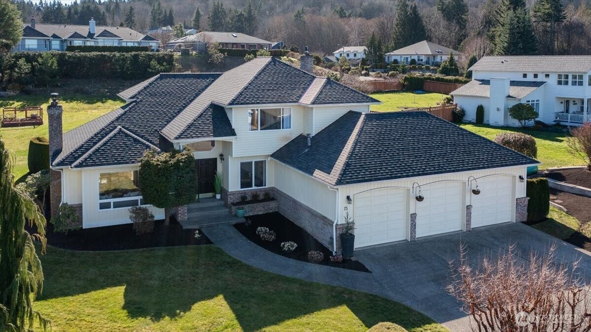 25 W Anadar Place, Camano Island, WA 98282