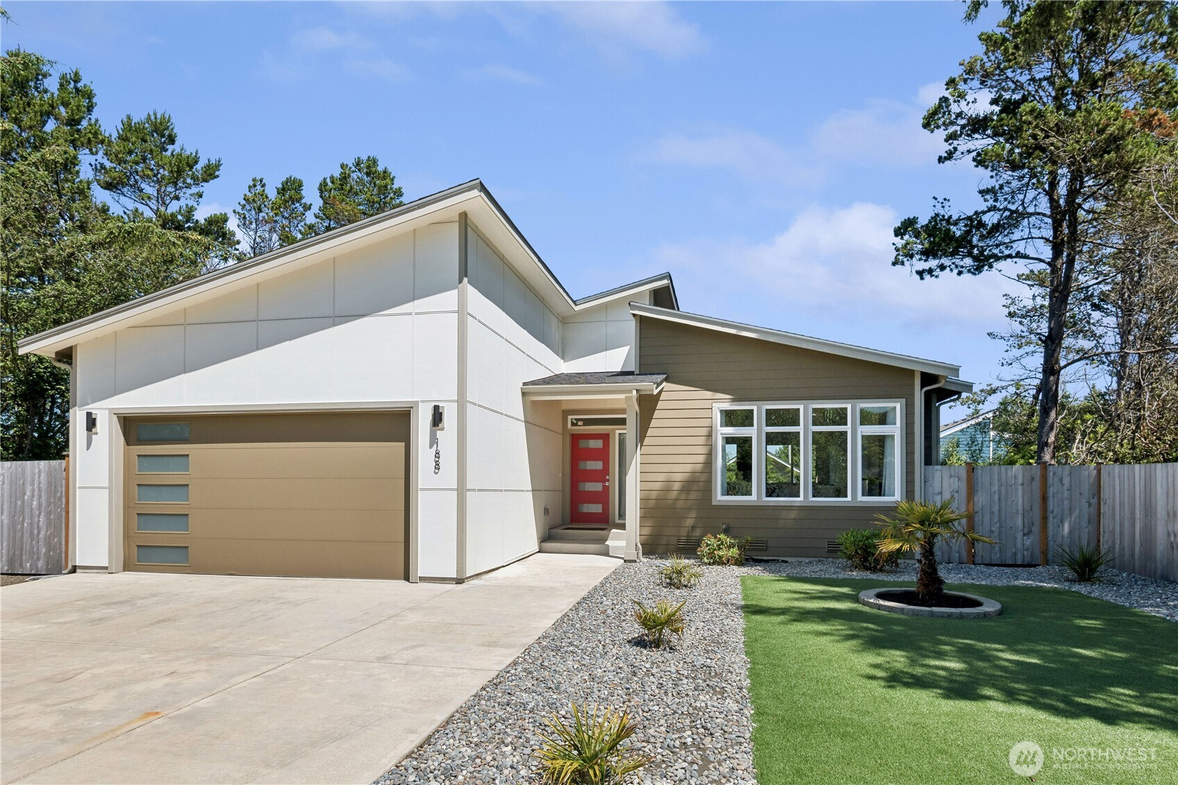 188 Kelp Street NW, Ocean Shores, WA 98569