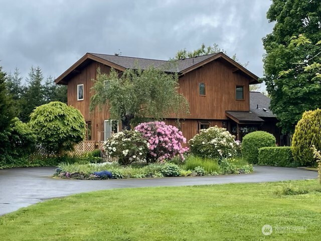 1090 Midddle Fork Road, Onalaska, WA 98570
