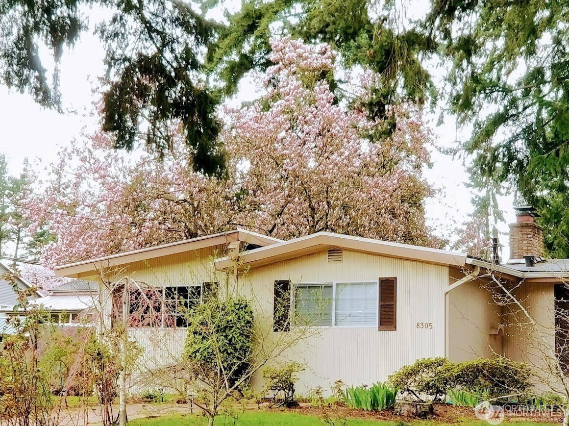 8305 134th Avenue NE, Redmond, WA 98052