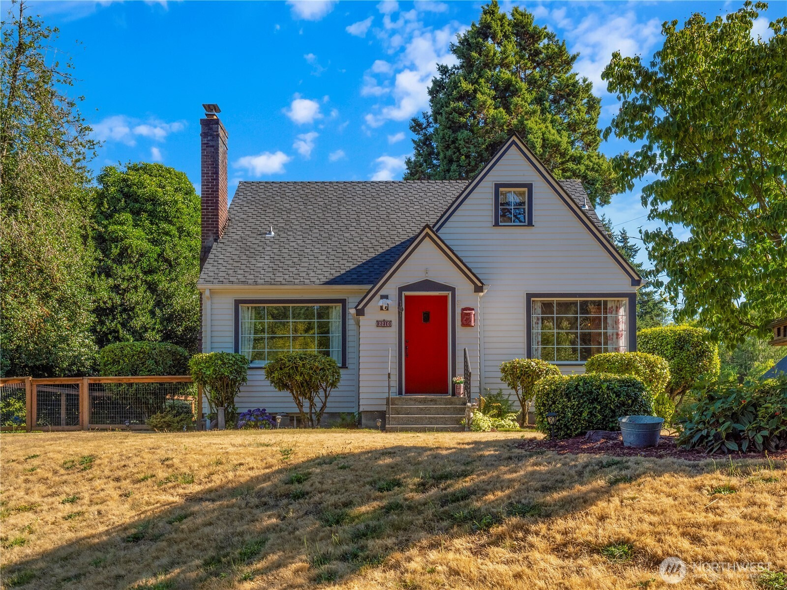 2210 W Pioneer Avenue, Puyallup, WA 98371