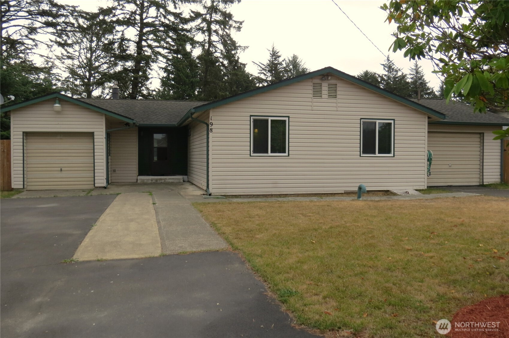 198 Octopus Avenue NE, Ocean Shores, WA 98569