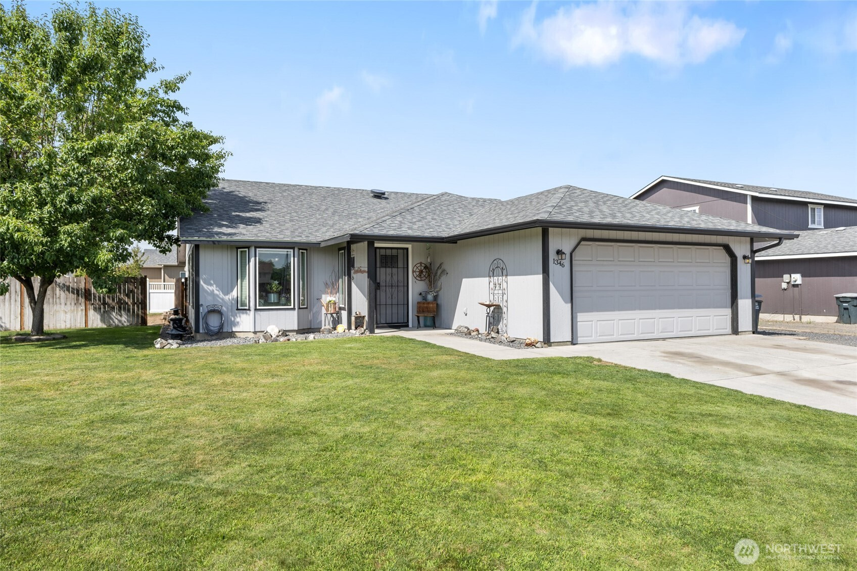 1346 E Greens Loop, Moses Lake, WA 98837