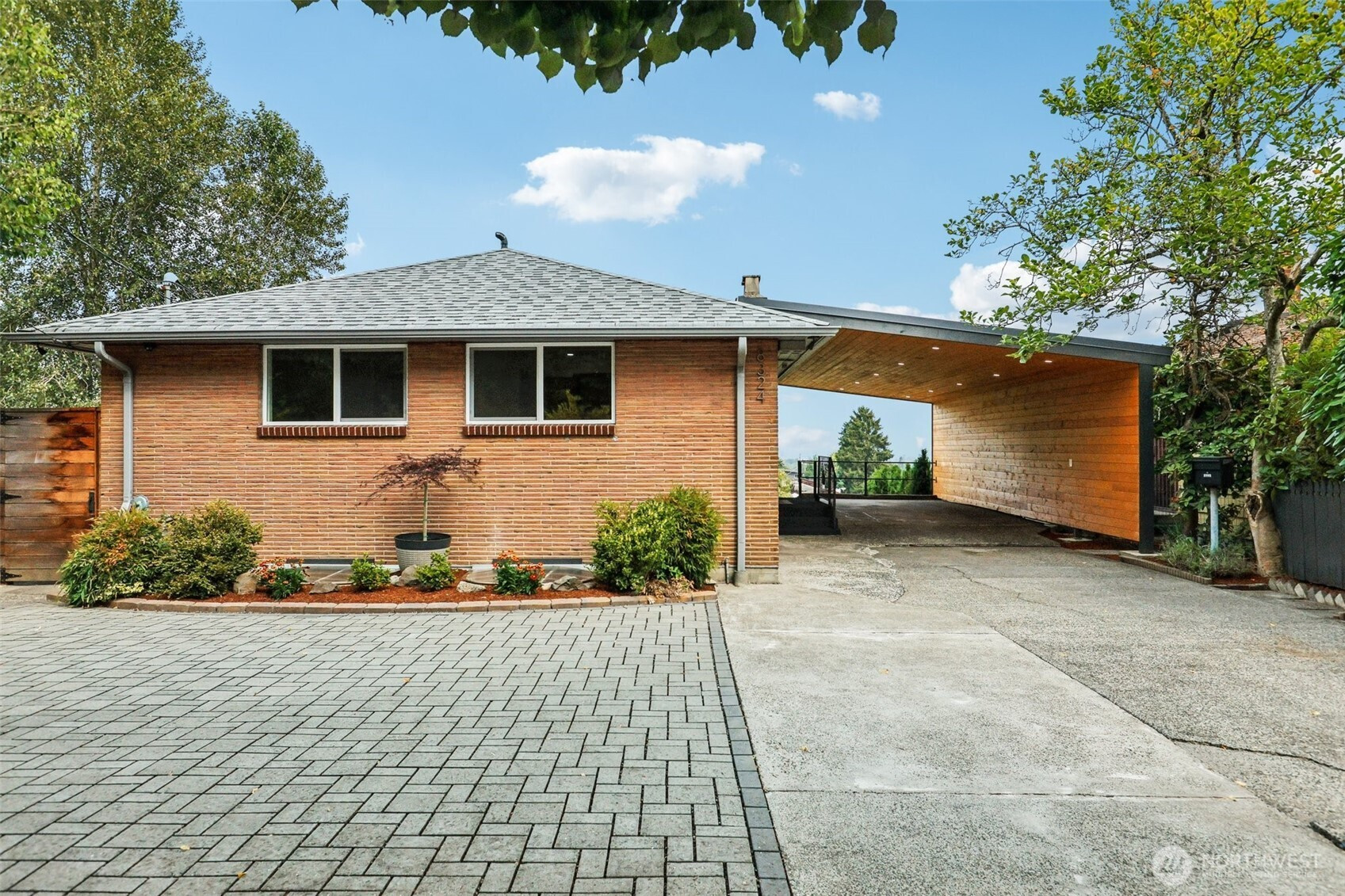 8324 Beacon Avenue S, Seattle, WA 98118