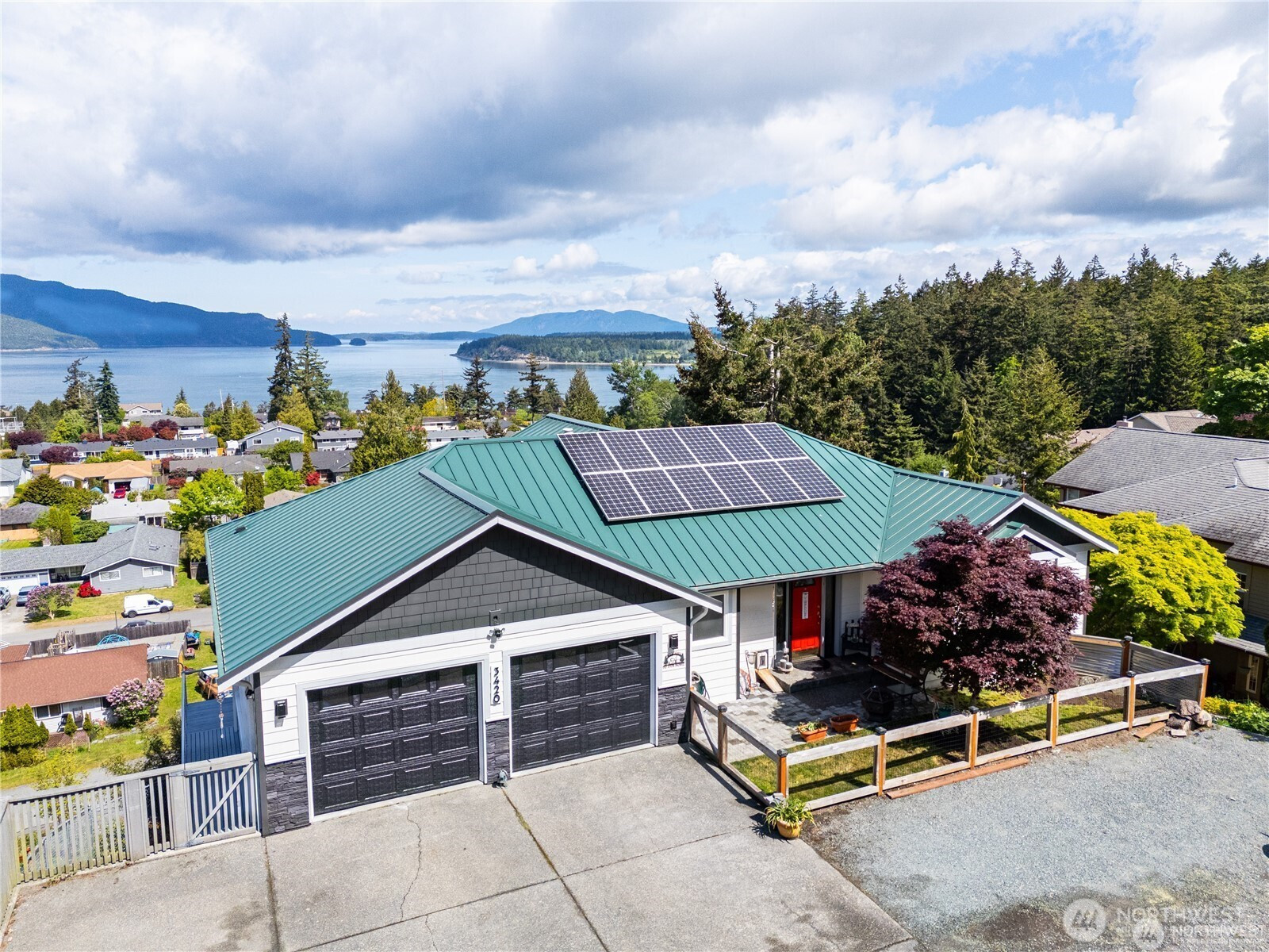 3420 W 8th Place, Anacortes, WA 98221